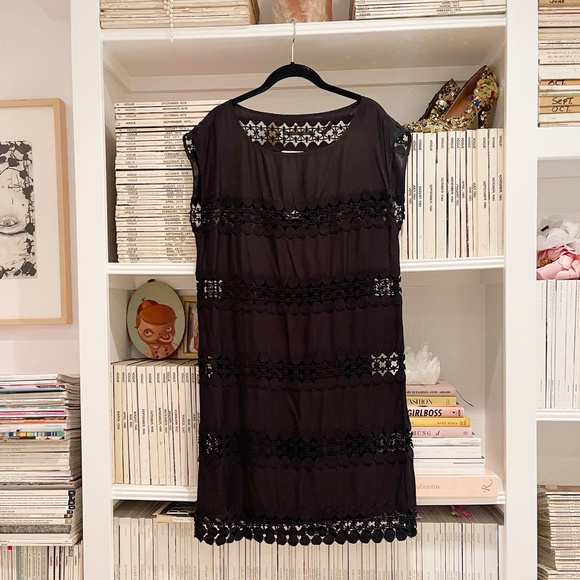 Super Cute KEW 159 black cut-out lace shift dress SUMMER coverup AU brand size 6 - Picture 2 of 10
